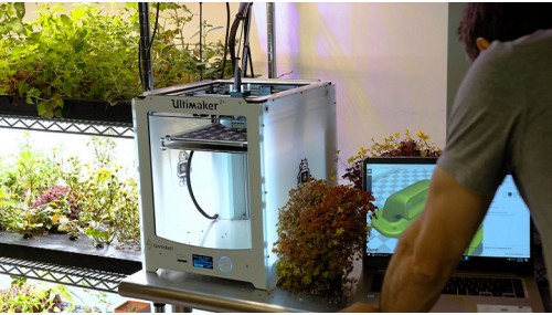 Farmshelf: piese personalizate rentabile pentru un sistem agricol urban